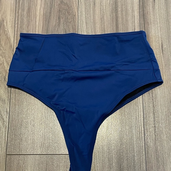 The Cheeky Bikini - thrive high rise bikini bottom - size medium - Picture 3 of 4